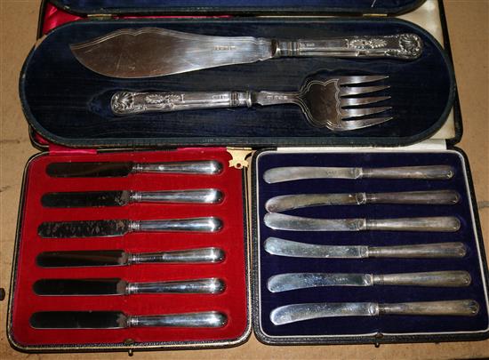 Silver fish servers & 2 cased knives